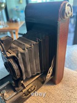 Kodak Brownie Hawkeye No. 2 Model C. Brown Case. RARE. NOT TESTED