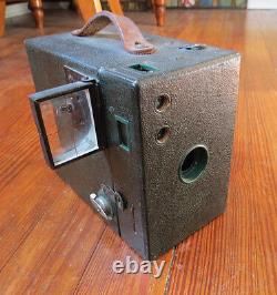 RARE KODAK BROWNIE A2 CAMERA IN GREEN with FOLD OUT VIEW FINDER LENS WINDOW RARE