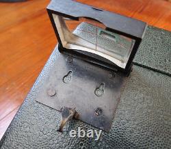 RARE KODAK BROWNIE A2 CAMERA IN GREEN with FOLD OUT VIEW FINDER LENS WINDOW RARE