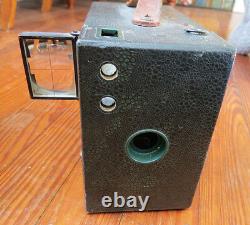 RARE KODAK BROWNIE A2 CAMERA IN GREEN with FOLD OUT VIEW FINDER LENS WINDOW RARE